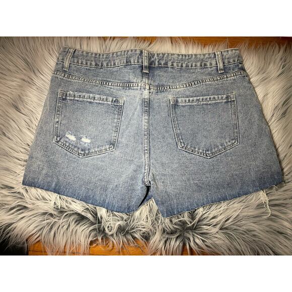 Womens bedazzled distressted jean shorts size 14 - Picture 2 of 8
